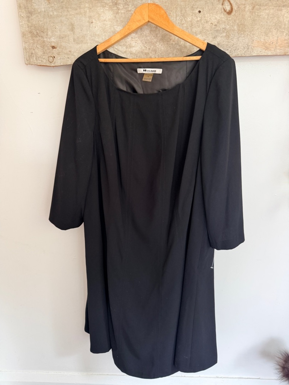 🆕 Classic Black Dress